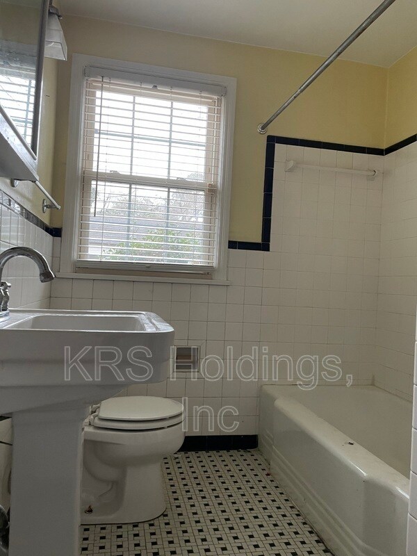 Foto del edificio - 547 Thole St