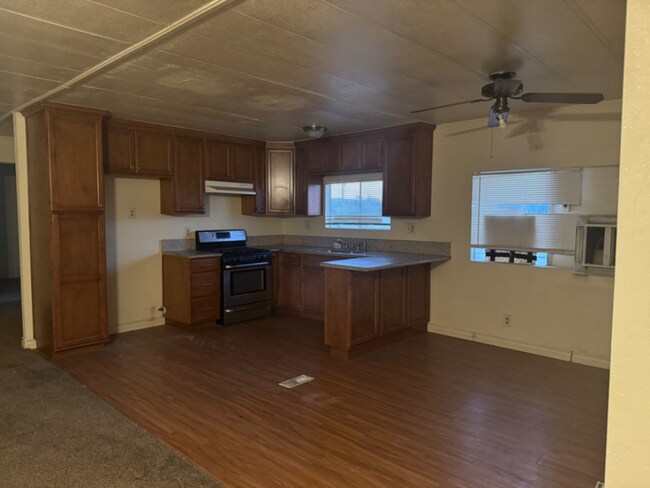 Building Photo - 36087 Newberry Rd