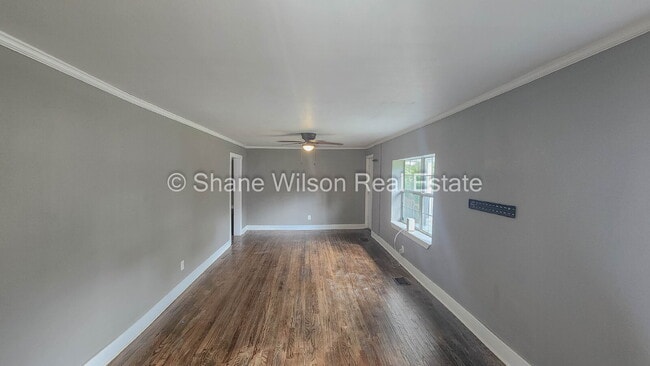 Building Photo - 3 BR / 1 BA Stone's Throw Away From TN