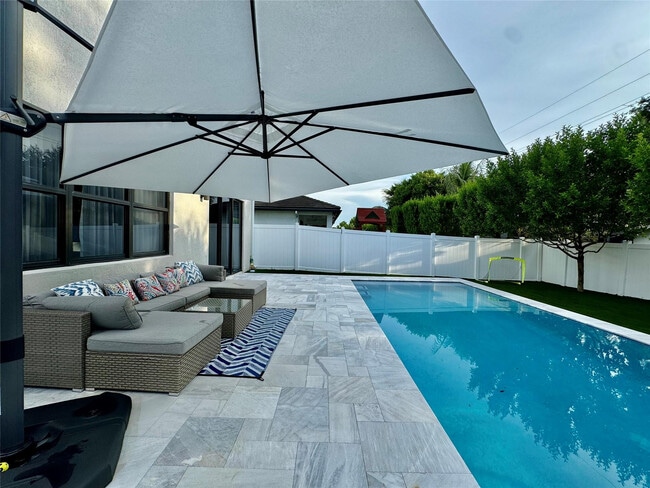 Foto del edificio - 4915 Whispering Way