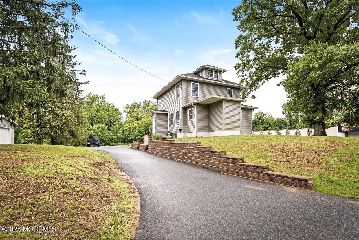 Foto principal - 1253 Yardville Allentown Rd