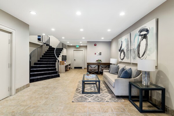 Building Lobby - 222 7th St