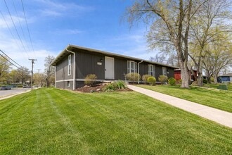 Building Photo - 201 Wheaton Ct