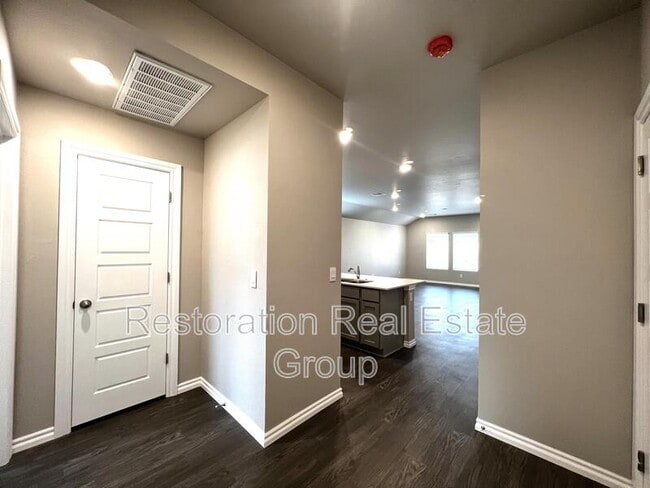 Photo - 2717 Dennis Dr House