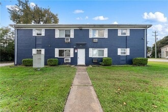Building Photo - 200 Pullman Ave