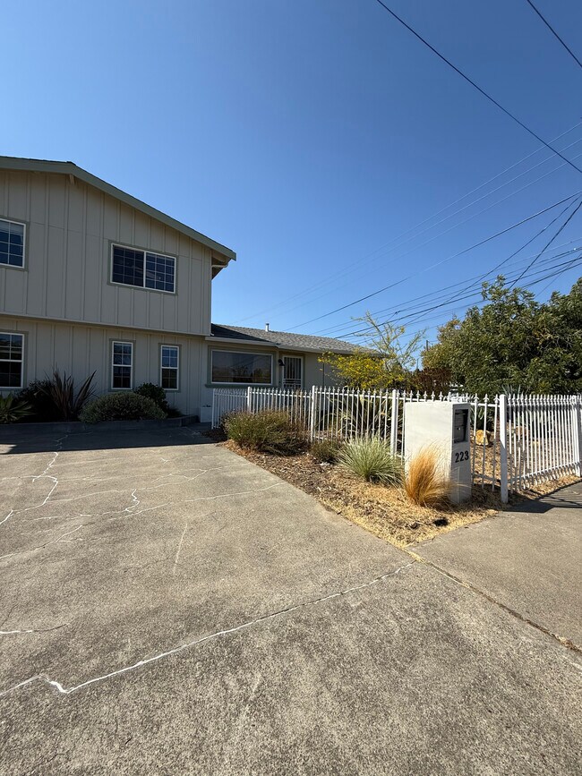 Foto del edificio - 223 Mendocino St