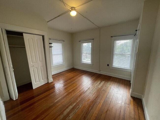 Foto del edificio - 221 E 9th St