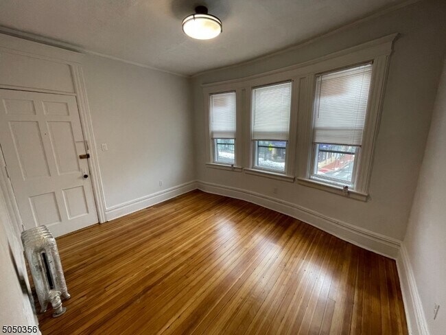 Building Photo - 570 Bloomfield Ave
