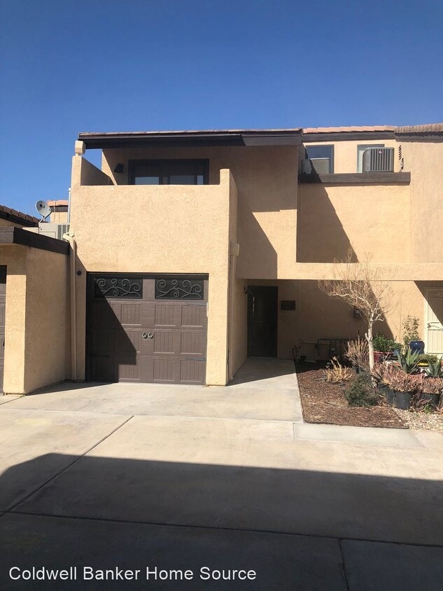 Primary Photo - 3 br, 2 bath House - 14736 Chaparral Ln. #9