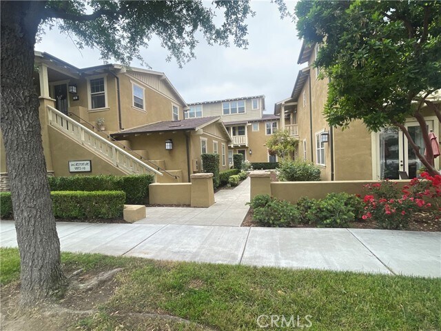 Building Photo - 3240 Westmont Ln