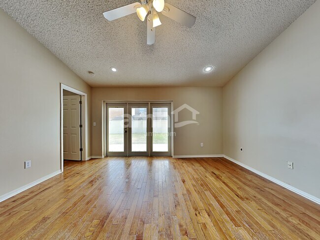 Foto del edificio - 27346 Breakers Dr