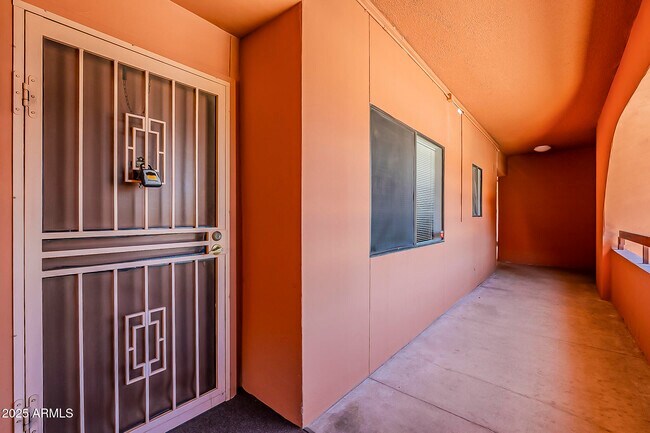 Building Photo - 4303 E Cactus Rd