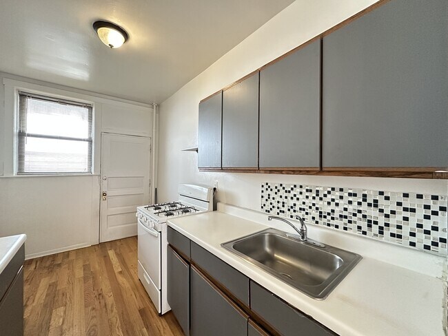 Foto del edificio - 838 W Waveland