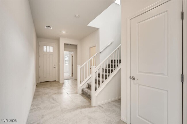 Foto del edificio - 8379 Lagunilla Ave