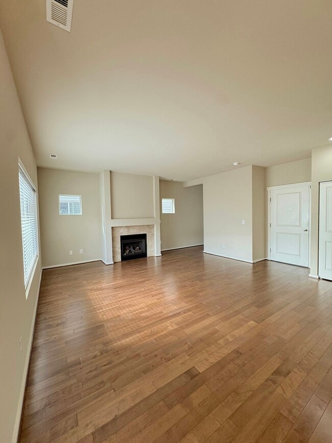 Foto del edificio - 1752 42nd St NE
