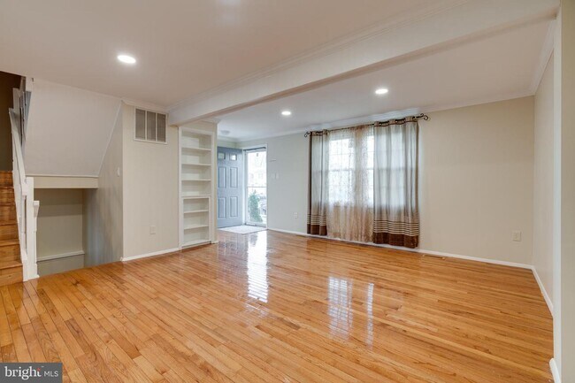 Foto del edificio - 9202 Turtle Dove Ln