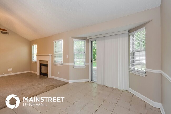 Foto del edificio - 330 E Country Woods Dr