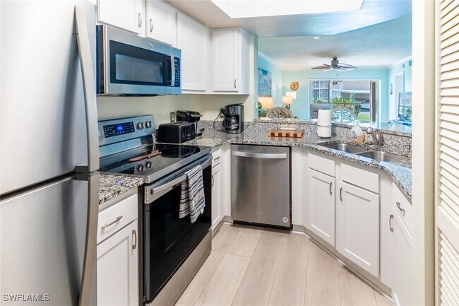 Foto del edificio - 774 Wiggins Lake Dr