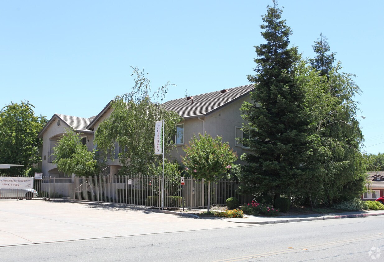 The Cottages Apartment Homes Apartments in Stockton, CA