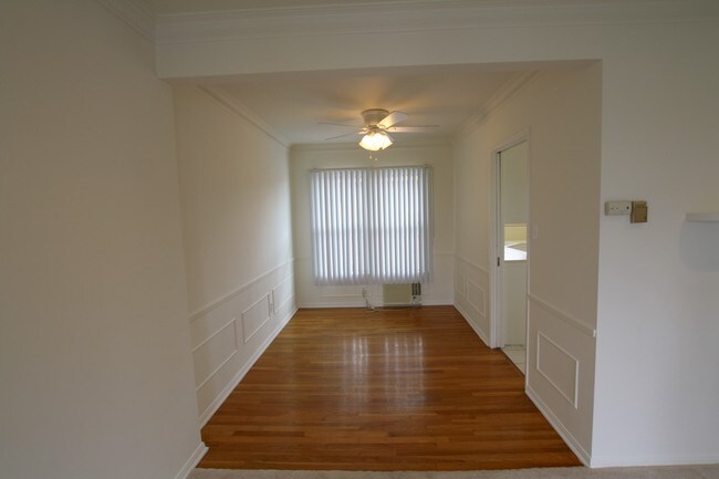 Foto del edificio - 11936 Chandler Blvd