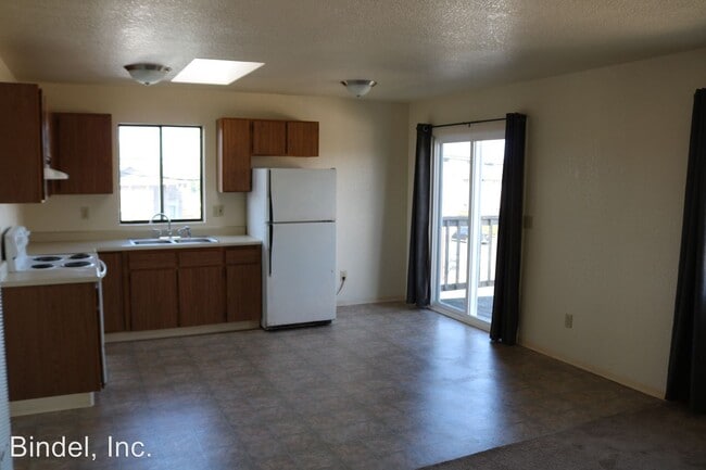 Building Photo - 1724 3rd St