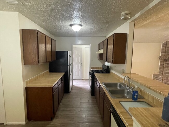 Foto del edificio - 1826 Grand Park Dr