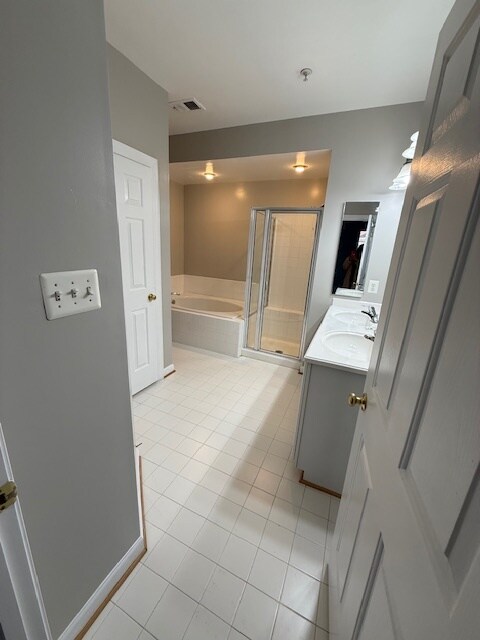 Foto del edificio - 5653 Harrington Falls Ln