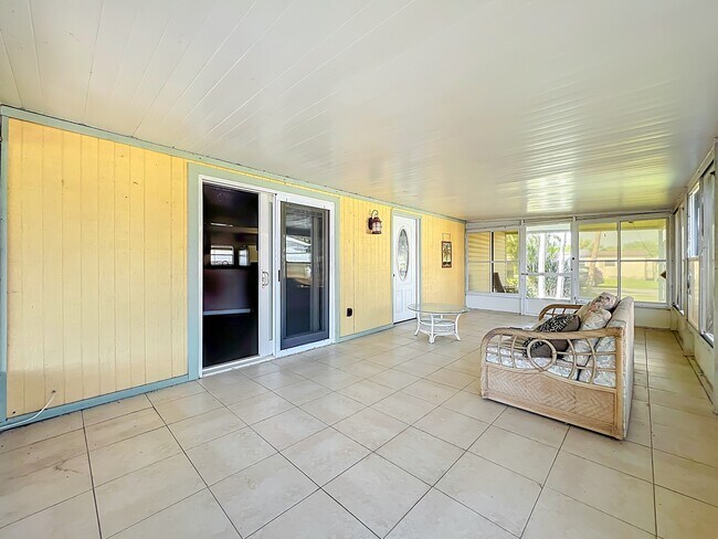 Foto del edificio - 425 Baker Rd