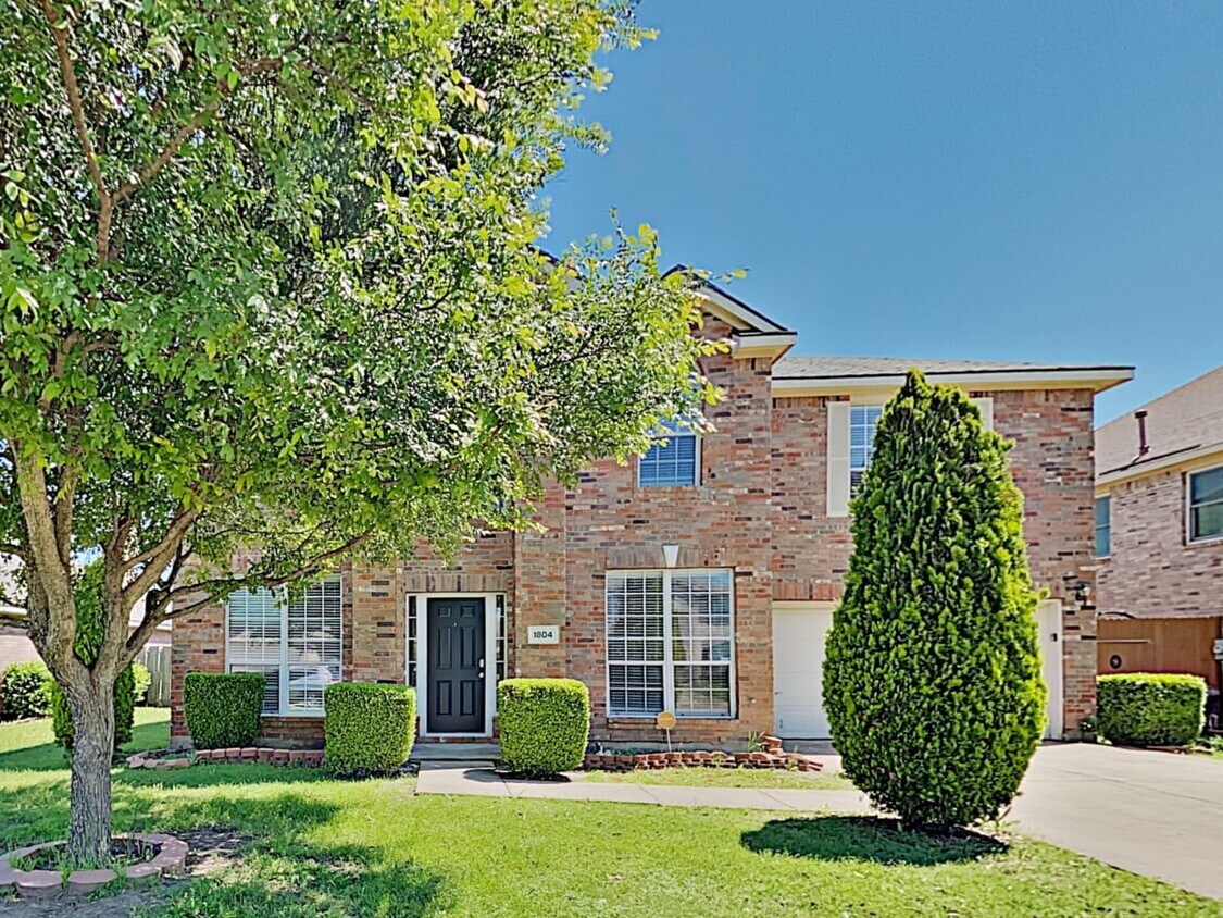 Primary Photo - 1804 Walnut Hills Ln