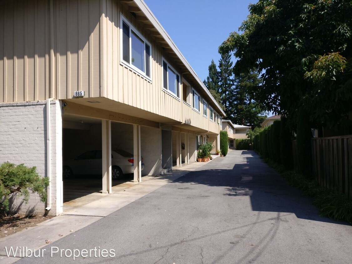 Primary Photo - 665 Roble Ave