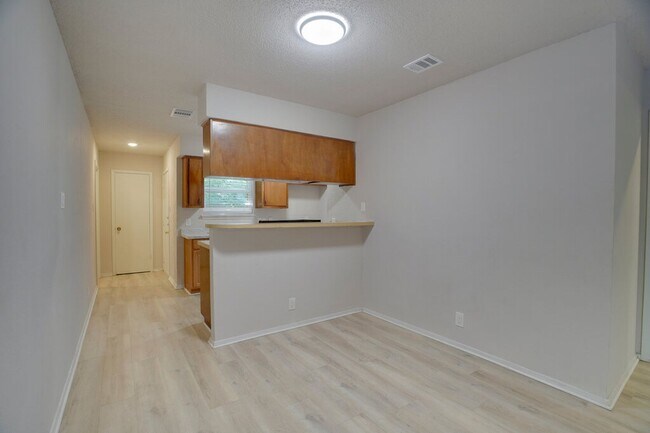 Foto del edificio - 1206 Westcott Dr