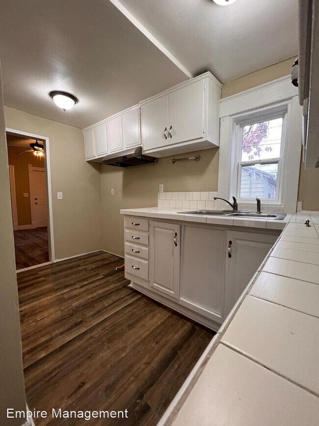 Building Photo - 2 br, 1 bath House - 1321 Elwood Ave
