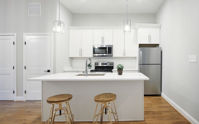 Foto del edificio - 2 Bedroom + 2 Full baths