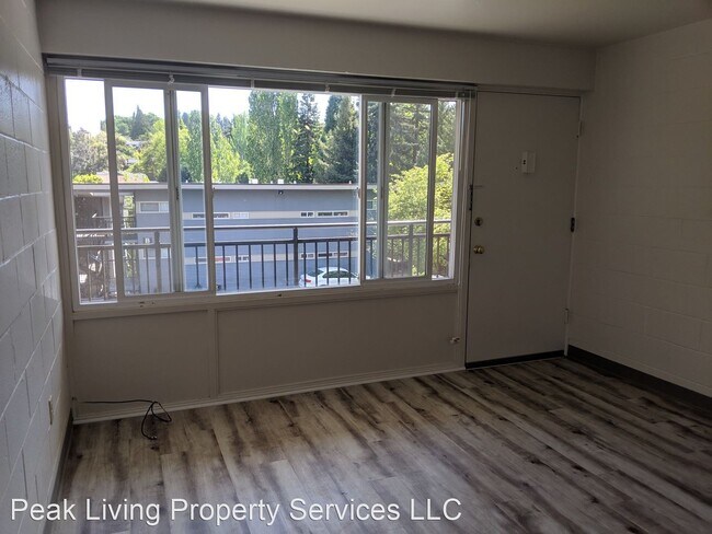 Foto del edificio - 3821 NE 45th St