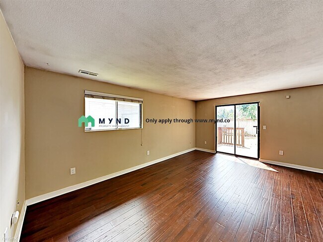 Building Photo - 3 br, 1 bath House - 4814 S 49th St
