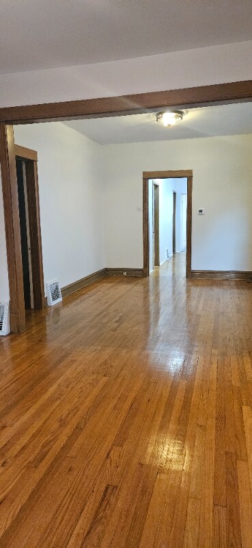 Building Photo - 4327 N Bell Ave