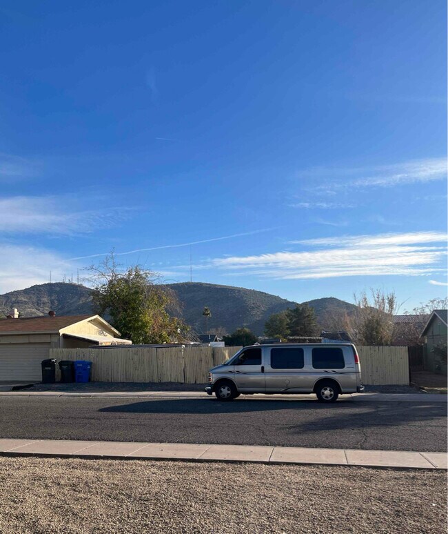 Foto del edificio - 1712 W Voltaire Ave