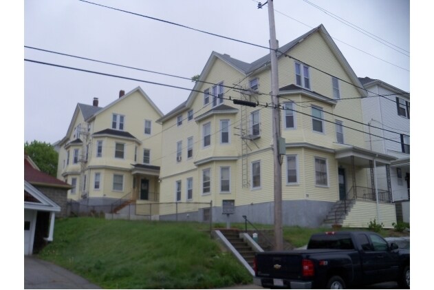 Building Photo - 520-522 S Almond St