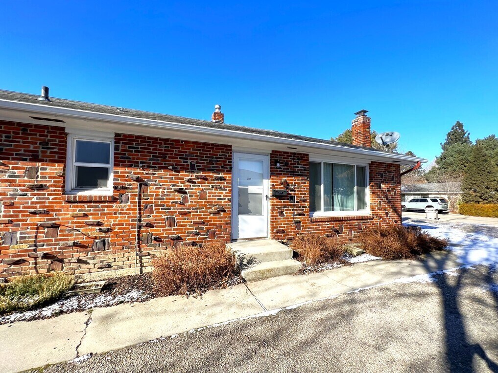 Primary Photo - 2705 W Agate St