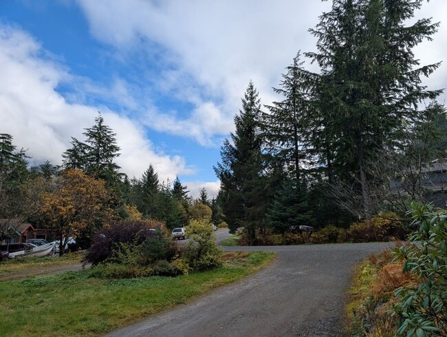 Building Photo - Unfurnished, 3Bd/1.5Ba Dgl Townhome, Long ...