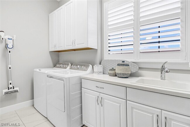 Building Photo - 9679 Montelanico Loop