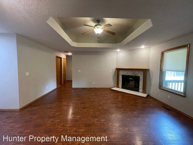 Building Photo - 3 br, 2 bath House - 512 E Ozark Jubilee Dr