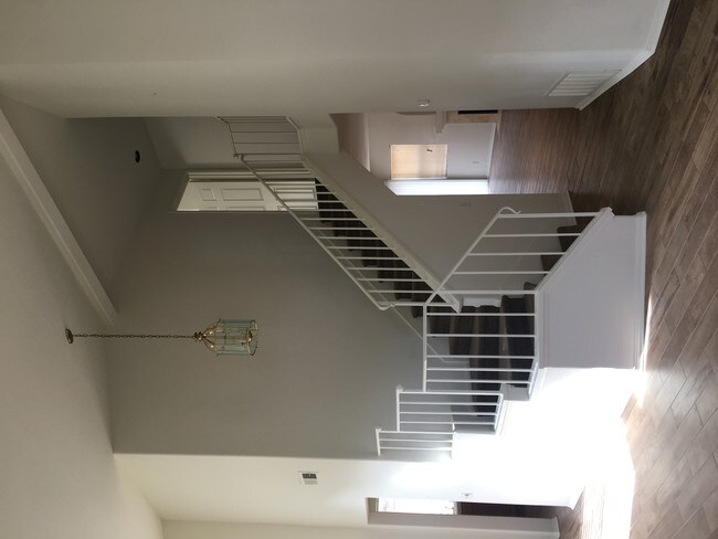 Foto del edificio - 218 Royal Glen Dr