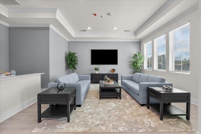 Building Photo - 540 Hobbs Rd