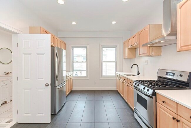 Building Photo - 134 Vine St