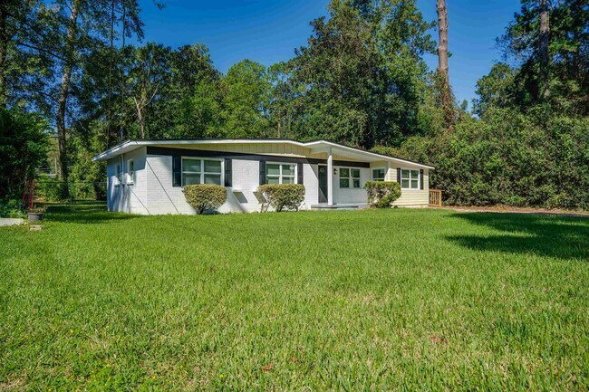 Building Photo - 1114 Sandringham Dr