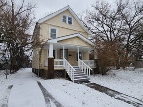 Building Photo - 841 E 130th St