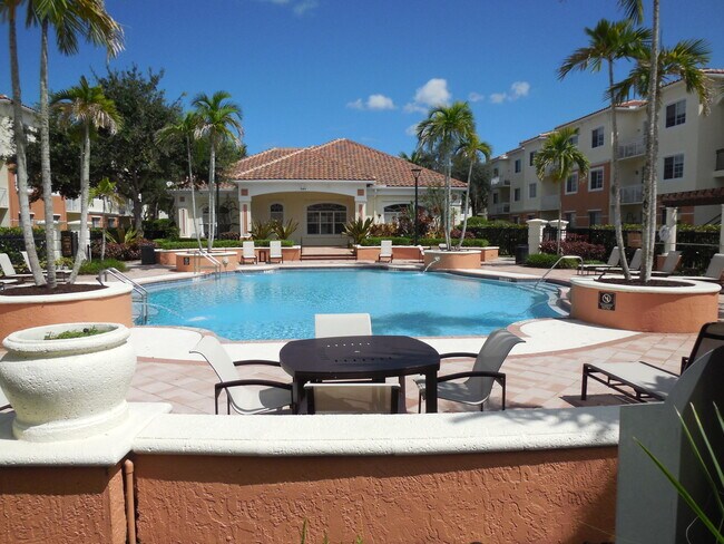 Building Photo - 9901 Baywinds Blvd