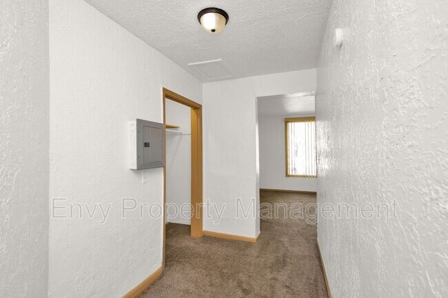 Building Photo - 2530 S Gramercy Ave