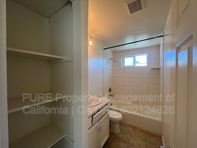 Building Photo - 279 Garrett Dr